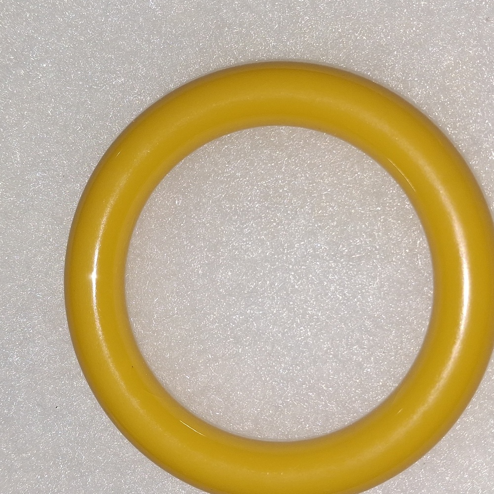 Vintage Cream Corn BAKELITE Bangle Bracelet